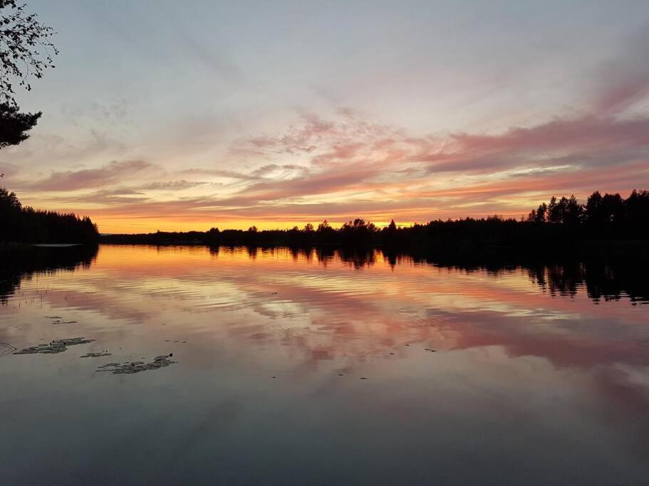 Charmig Gard Med Bastu, Strandtomt Och Utedusch I Naturskoent Omrade 스베그 외부 사진