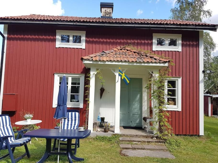 Charmig Gard Med Bastu, Strandtomt Och Utedusch I Naturskoent Omrade 스베그 외부 사진