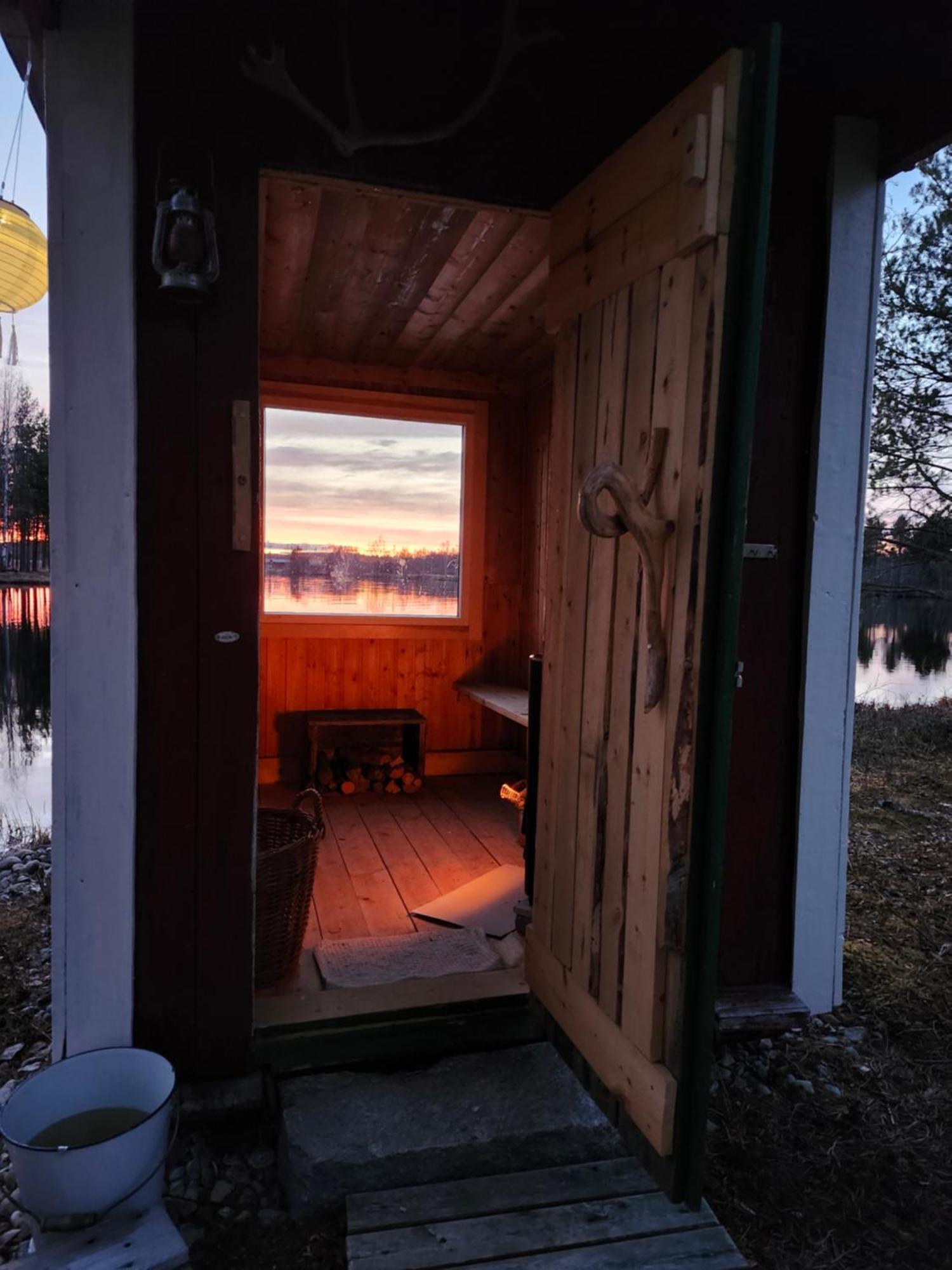 Charmig Gard Med Bastu, Strandtomt Och Utedusch I Naturskoent Omrade 스베그 외부 사진